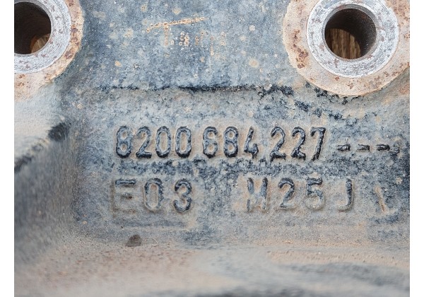 Кронштейн підвісного підшипника Renault Master II, 2.5 DCi, 8200684227