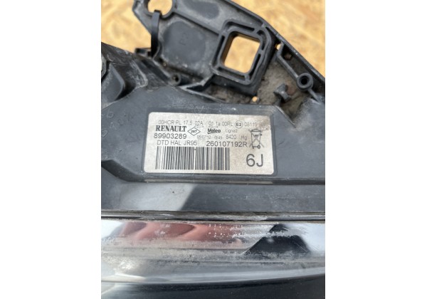 Фара передня права Renault Scenic III, 260107192R обломане одне кріплення 