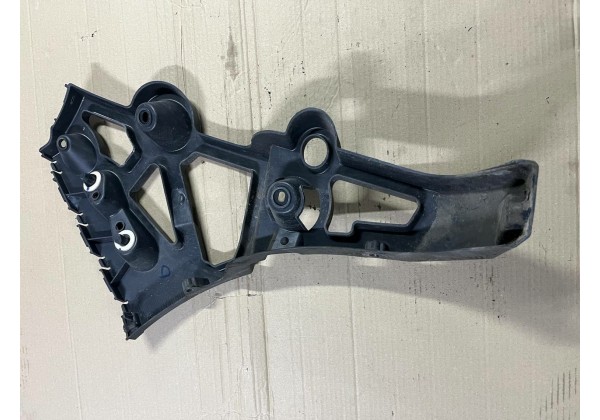 Кронштейн заднього бампера правий Renault Megane 3, купе, 850440010R