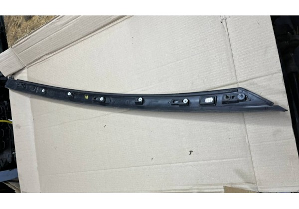 Накладка лівої стійки лобового скла зовнішня Citroen C4 Picasso, 06-13, 8120S2, 9654505577