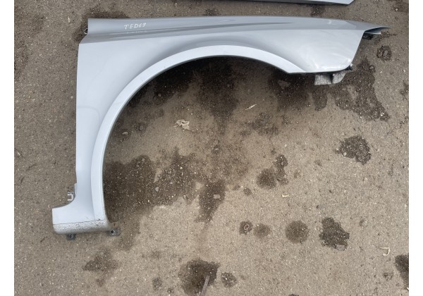 Крило переднє праве Renault Laguna II, рест від 05р, Код фарби TED69