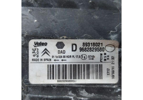 Фара передня права Peugeot Partner II 08-12, 9682829280