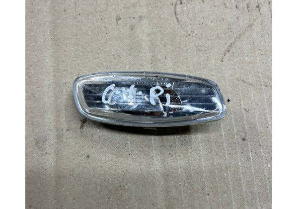 Повторювач повороту в праве зовнішнє дзеркало Citroen C3, C4, C5, Peugeot 207, 308, 3008, 5008, 6325G6