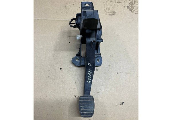 Педаль зчеплення Renault Captur, Duster, Dokker, Lodgy, Logan 2, Sandero 2, 8201298901, 465039034R, 465037621R