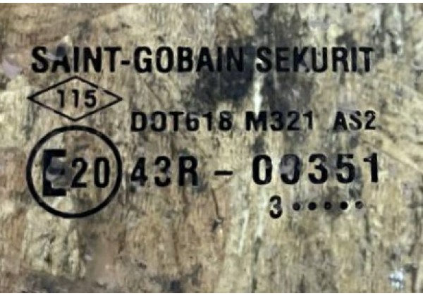 Скло лівої задньої дверки Renault Logan 2, седан, 823019594R