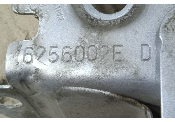 Кронштейн кріплення передньої правої фари Renault Megane 3, 625600014R, 6256002 E *