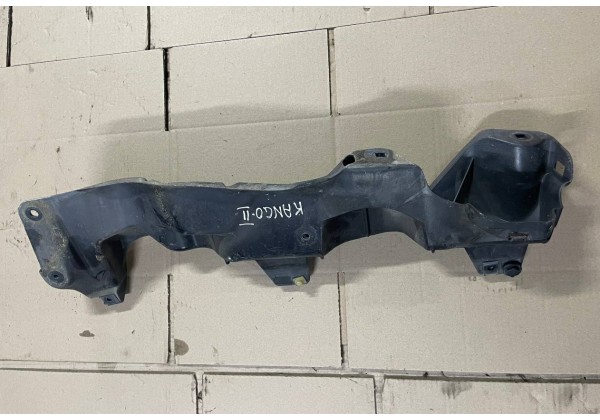 Кронштейн переднього правого крила верхній Renault Kangoo 2, 8200381902