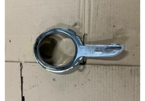 Накладка правої  ПТФ Peugeot 208, 2012-2015, 9673233277, 9676233077, 1608111480, 1608111680