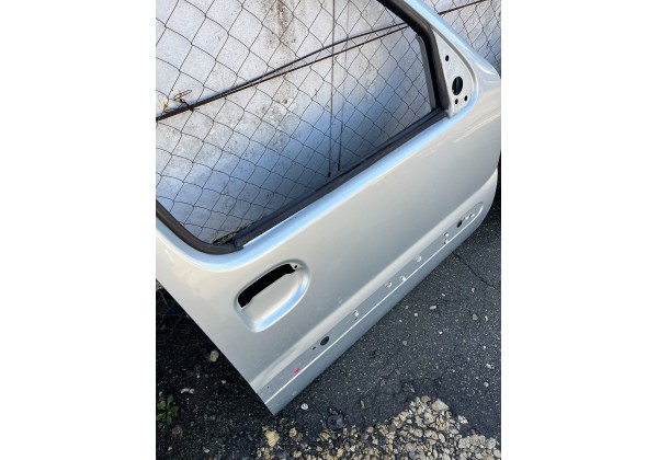 Дверка передня права Renault Kangoo рестайл 