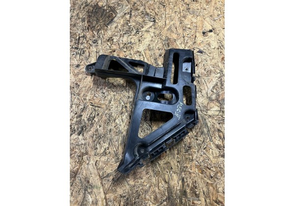 Кронштейн бампера заднього правий Renault Megane 2, седан, 8200146042