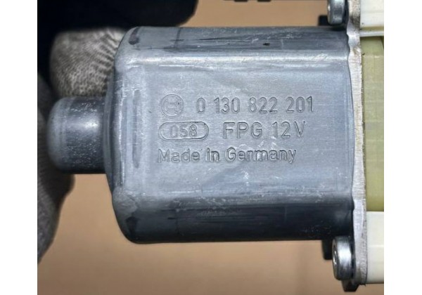 Моторчик переднього правого склопідйомника Peugeot 407, 11373228127, 0130822201