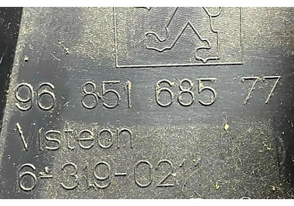 Бардачок водія Peugeot 5008, 09-16, 8218YT, 9685168577