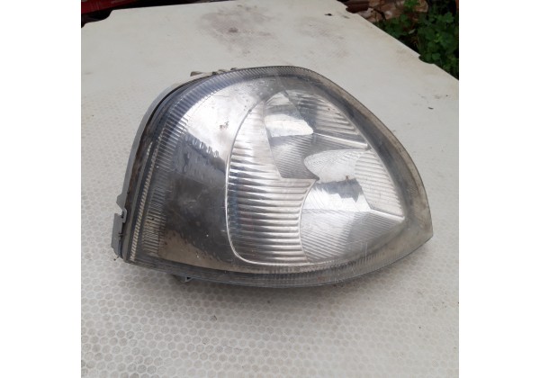 Фара передня права Renault Master 2, 8200163521