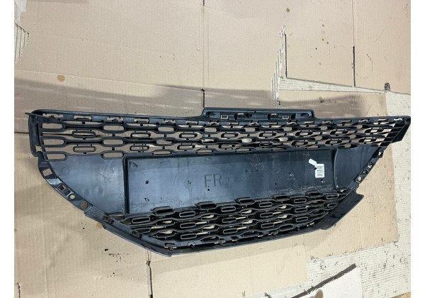 Решітка переднього бампера Peugeot 208, 2012-2015, 9672794377, 9676232877, 9672794380