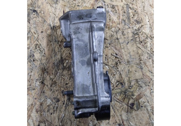 Кронштейн двигуна правий Citroen C4, C5, Peugeot 307, 406, 407, 1.8 - 2.0 16V, 184683, 184699