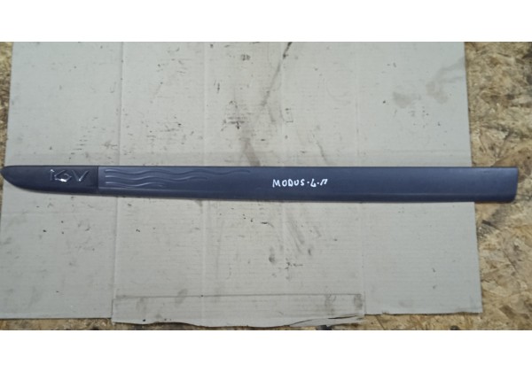 Молдинг передньої лівої дверки Renault Modus, 8200213738, 8200338860 *
