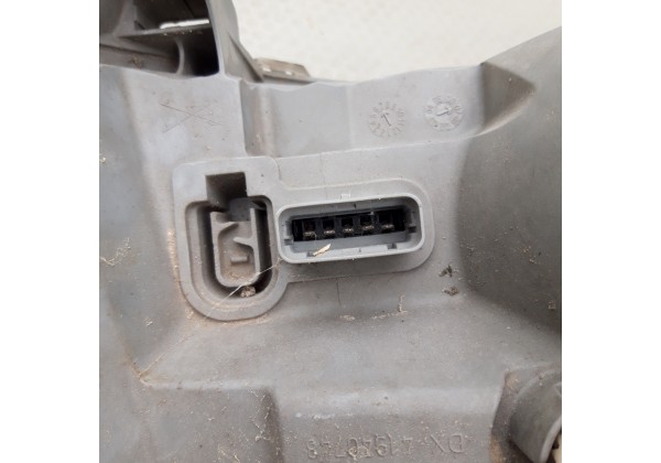 Фара передня права Renault Master 2, 8200163521
