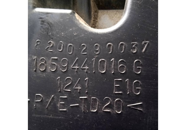 Кронштейн бампера заднього лівий Renault Clio 3, 8200290037 *