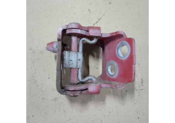Петля нижня передньої правої дверки Peugeot 207, 9035T6