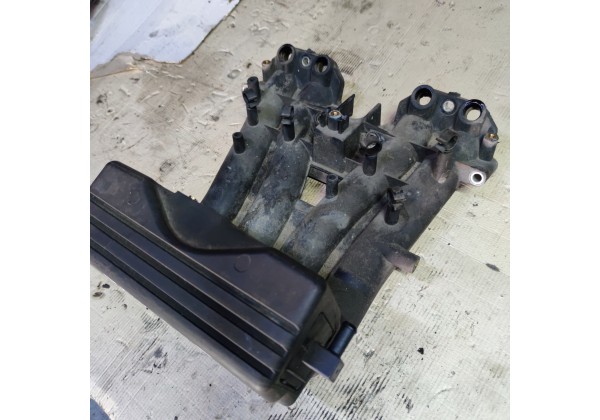 Колектор впускний 2.0 бензин 8V, XU10, Peugeot 306,405,605,806, Citroen Xantia,XM,9605846880