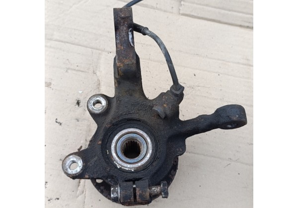 Поворотний кулак правий, цапфа права Рено 19 з абс, 7700827248