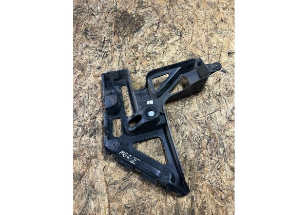 Кронштейн бампера заднього правий Renault Megane 2, седан, 8200146042