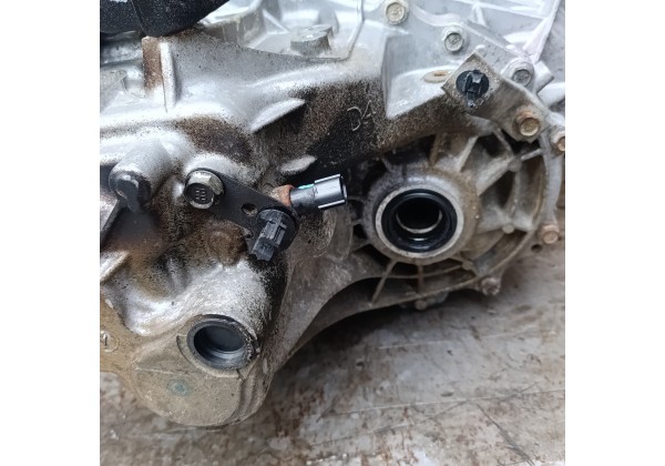 Коробка передач з роздаткою Рено Колеос 2.0 дці , повний привід, комплектна, ND8001, пробіг 150000км