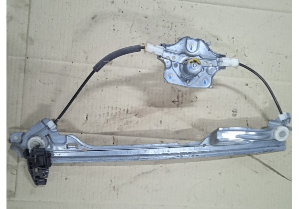 Склопідйомник лівої задньої дверки механічний Renault Modus, 8200219258, 118277 *