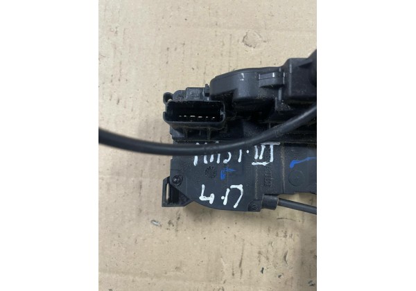 Замок передньої лівої дверки Renault Master 3, 805030009R