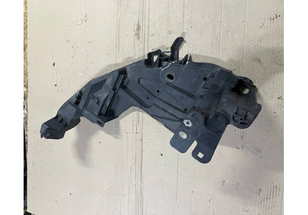 Кронштейн бампера передній лівий Renault Megane 3, 13-16, 622238779R, ДЕФЕКТ