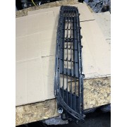 Решітка бампера середня до 12р Renault Megane III 623121799R