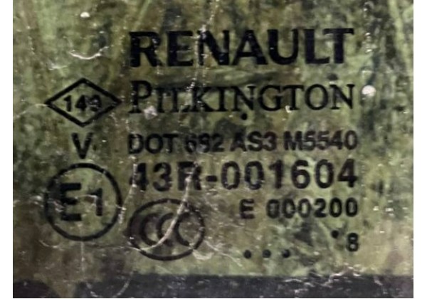 Скло кутове правої задньої дверки Renault Laguna 3, SW, 822200002R