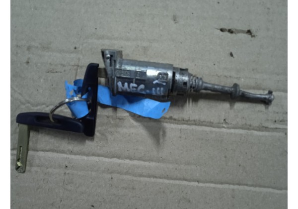 Личинка замка Renault Megane 3, 806013411R