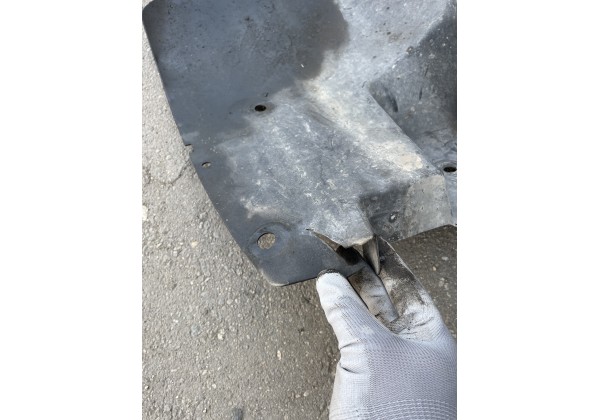 Підкрилок передній правий, задня частина Renault Master 3, 638320007R