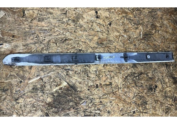 Молдинг передньої лівої дверки Peugeot 308, T7, 07-13, SW, HB 5 дв, 8545GA, 9680364780
