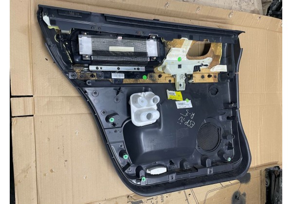 Обшивка задньої правої дверки Renault Espace 4, 8200012270