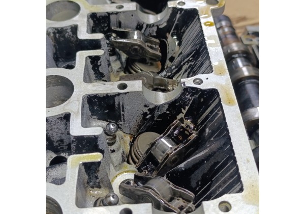 Головка двигуна Рено Меган 2, Сценік 2, для 2.0 бензин F4R770,F4R771