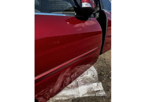 Дверка передня права Renault Laguna III, код фарби TENND, ціна за голу дверку 