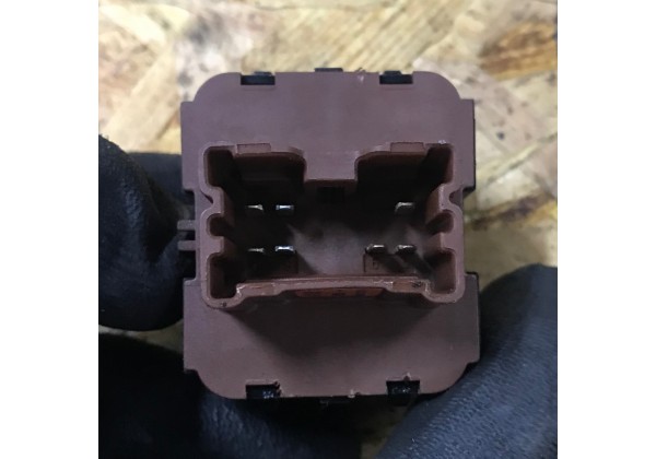 Блок кнопок склопідйомників Renault Duster, Kangoo 2, Dokker, Sandero 2, Logan 2, 254111342R