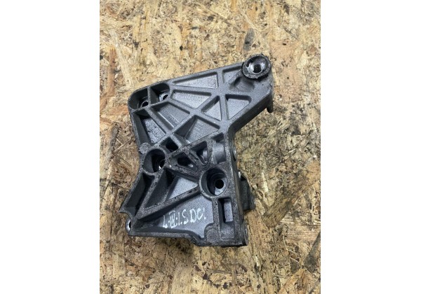 Кронштейн правої подушки двигуна Renault, 1.5 DCi, 8200633253
