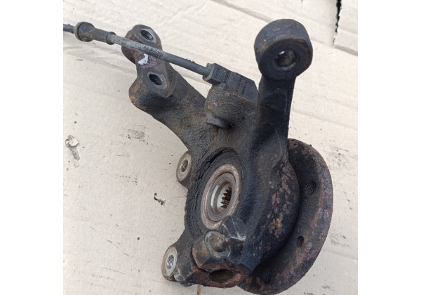 Поворотний кулак правий, цапфа права Рено 19 з абс, 7700827248