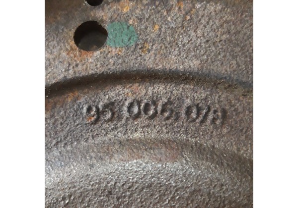 Маховик Citroen Jumpy, Xantia, XM, ZX, Peugeot 205 II, 306, 309 II, 405, 605, 806, Expert, D-215мм., 95006078