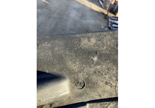 Підкрилок задній лівий Peugeot 3008, 9684637780