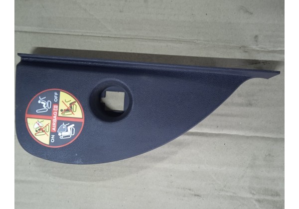 Заглушка торпеди права Renault Clio 3, 8200407591 *