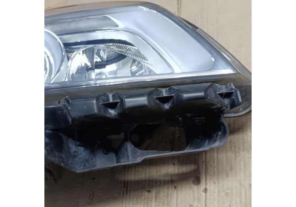 Фара права галоген Рено Сценік 2 рестайл, 260105359R