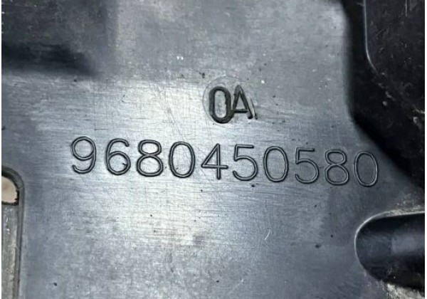 Дефлектор радіатора охолодження лівий Citroen Berlingo 2, Peugeot Partner 2, 9680450580
