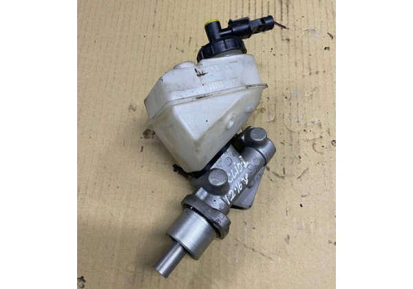 Головний гальмівний циліндр Renault Clio 2, Symbol, 1.2 16V, 2 вихода, 7701206313, 7700417826, 8200262441