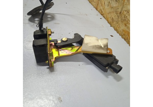 Замок кришки багажника лівий Citroen C3 Pluriel, 9642883580
