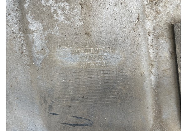 Накладка переднього бампера Renault Koleos 08-16, 7711423553