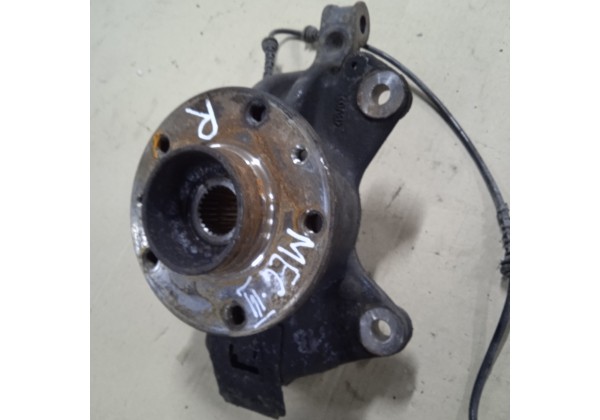 Поворотний кулак правий цапфа Renault Megane 3, Scenic 3, Fluence, 400140080R, 400147163R